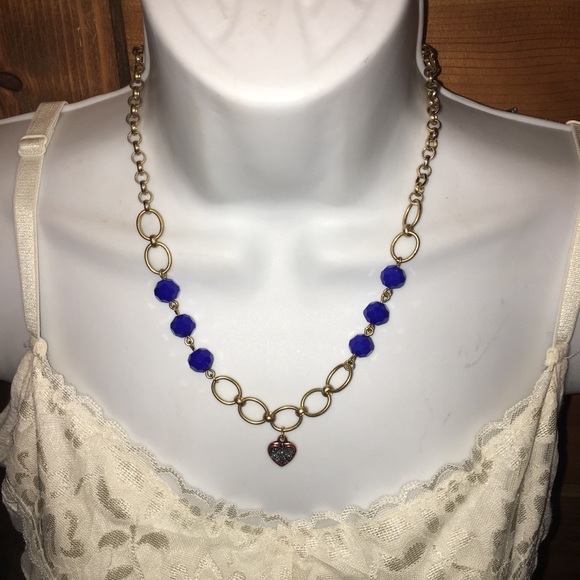 Blue beaded gold link necklace w heart dangle NWY - Picture 4 of 5